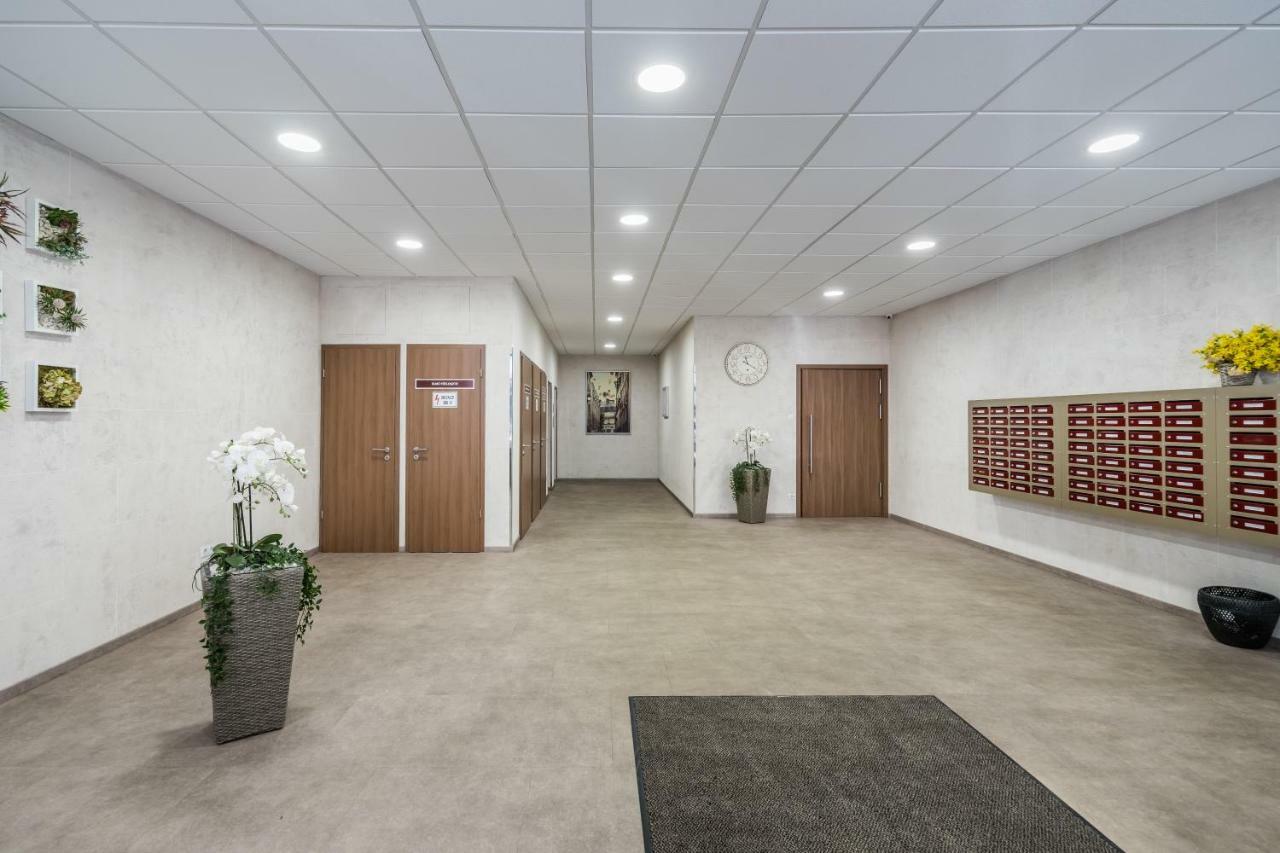 Bpr Golden Corner Suite With Balcony & A/C — Photos 3